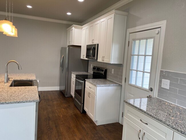 Foto del edificio - Beautiful 3/2 in Speegleville