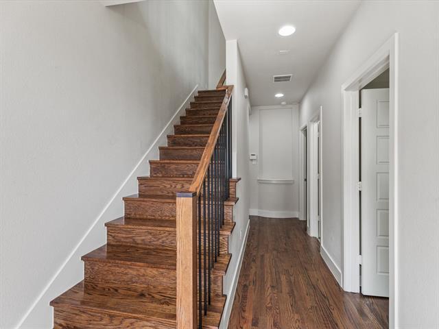 Building Photo - 8260 Laflin Ln