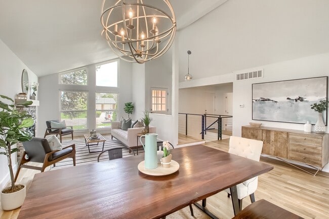 Foto del edificio - Remodeled 5 Bedroom Ranch in Willow Creek!