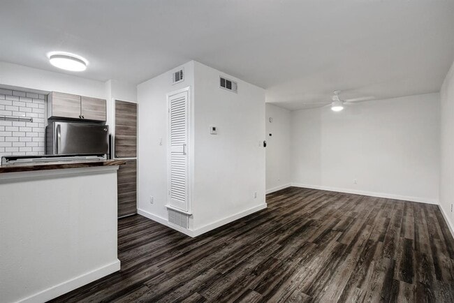 Building Photo - 4111 Avenue A