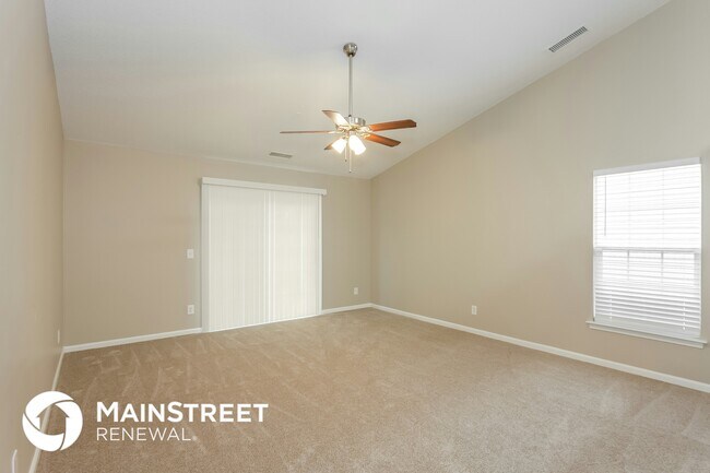 Foto del edificio - 11212 Dulin Creek Blvd