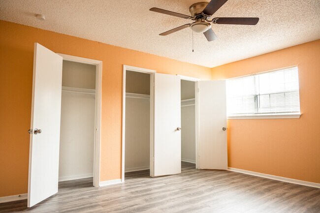 Foto del edificio - 1506 Eagle Lake Rd