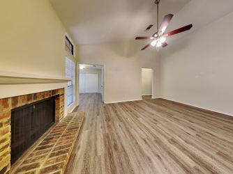 Building Photo - 4239 Periwinkle Dr