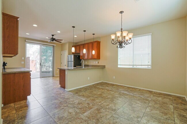 Foto del edificio - 4107 E Oakland St