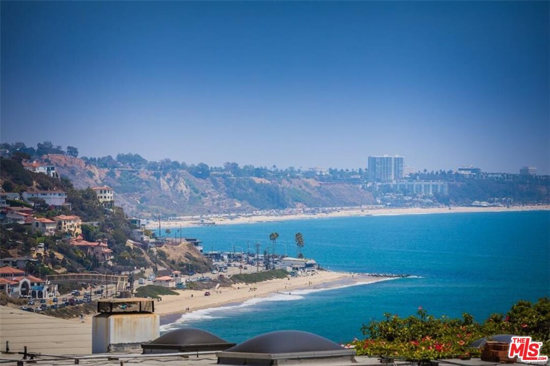 Primary Photo - 18203 Coastline Dr