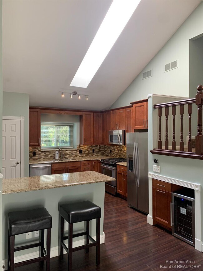 Building Photo - 2557 Country Village Ct