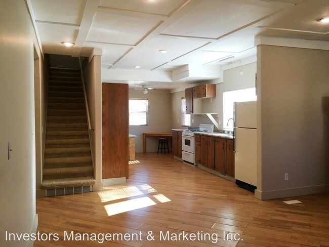 Building Photo - 3 br, 2 bath Apartment - 204 8th Street NW