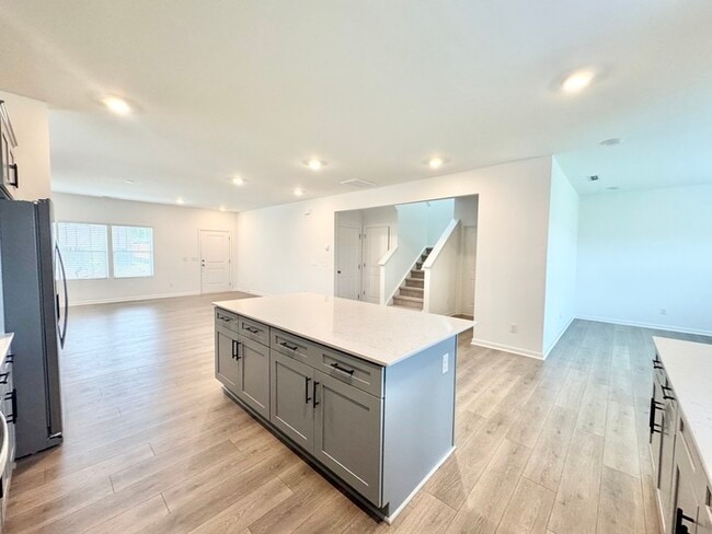 Building Photo - BRAND NEW 4BD/2.5 BATH HOUSE - KENSINGTON ...