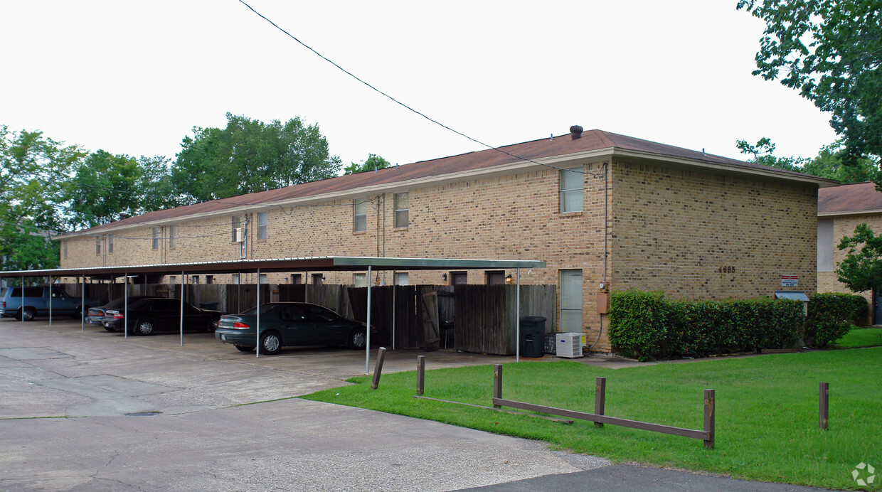 Foto del edificio - Collier Square Townhomes