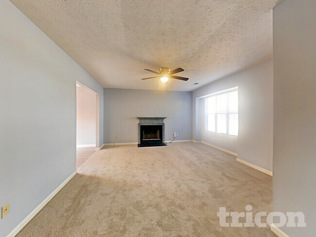 Foto del edificio - 575 Woodcrest Manor Dr