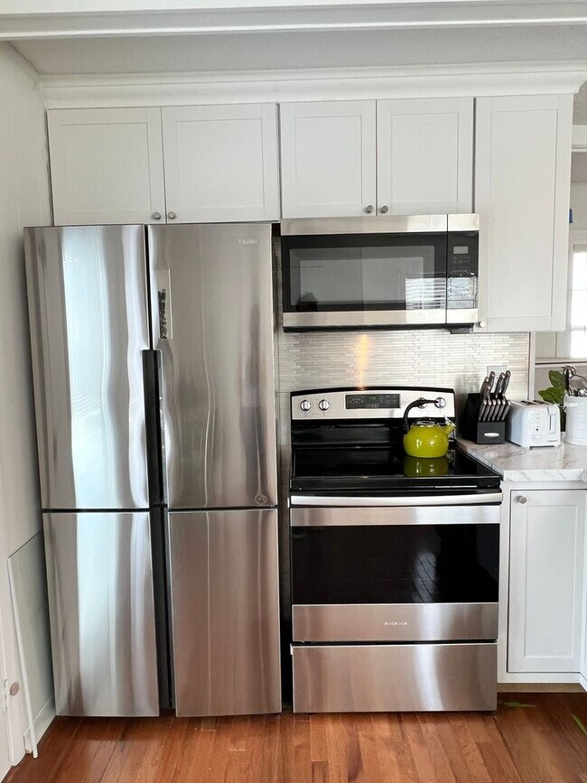 Foto del edificio - 2143 Winston Ave