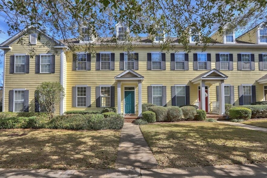 Photo - 3979 Four Oaks Boulevard