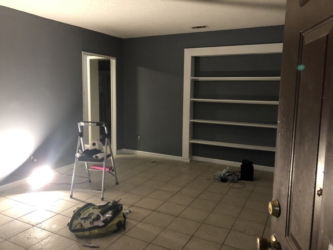 Foto del edificio - 813 E Montclair Rd