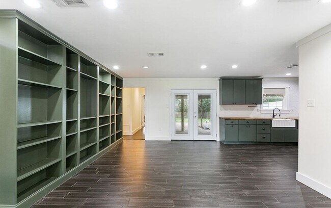 Foto del edificio - 11542 Brunswick Ave