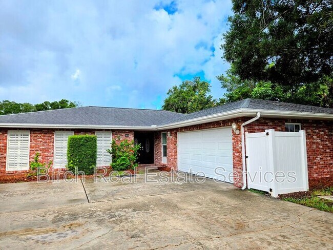 Foto del edificio - 515 Hollow Ridge Rd