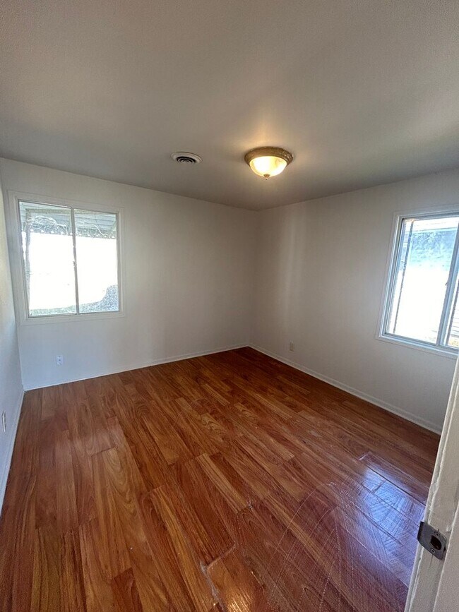 Building Photo - 313 Corwin Ln