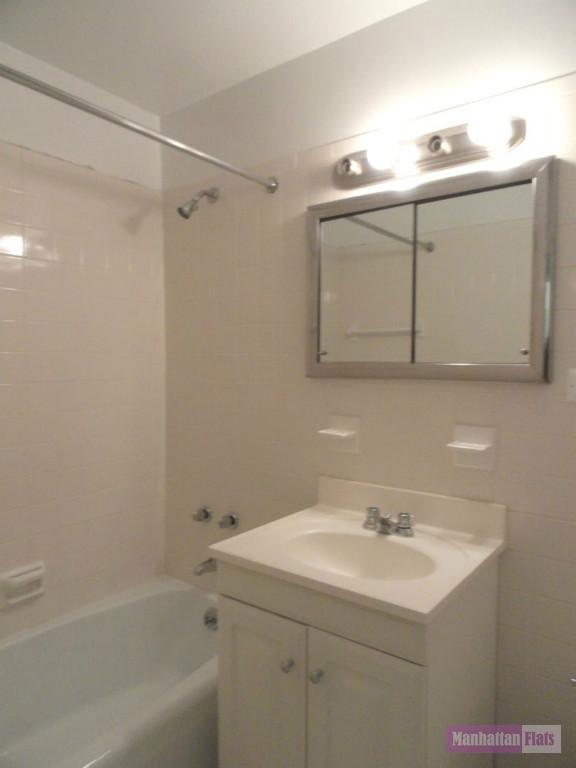Foto del edificio - 401 E 81st St