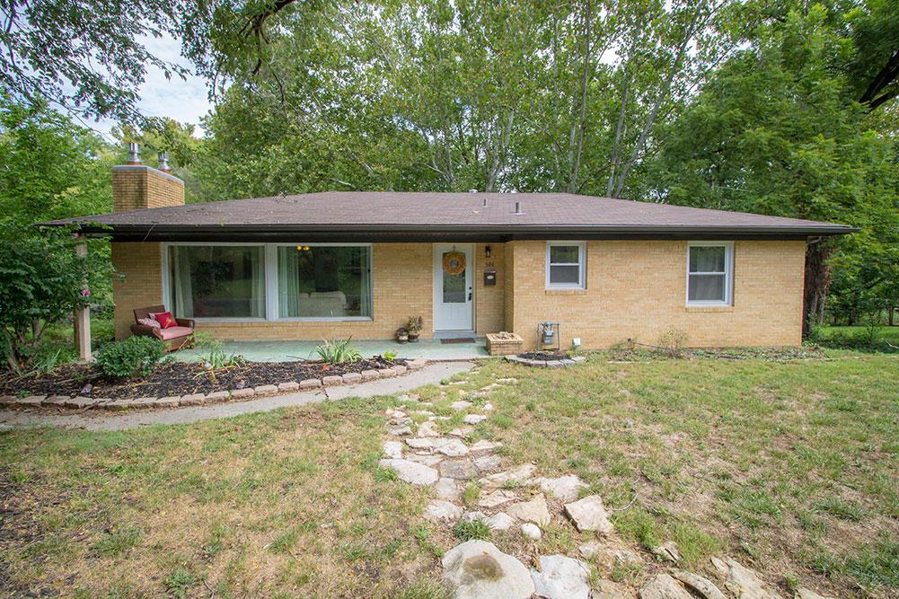 Primary Photo - 202 Spring Valley Rd