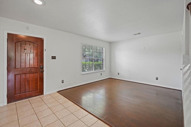 Building Photo - 1334 Flatrock Creek Dr