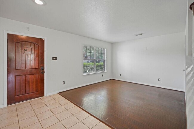 Foto del edificio - 1334 Flatrock Creek Dr