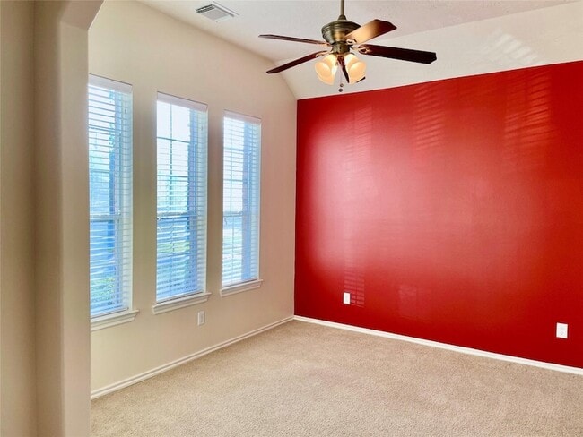 Foto del edificio - 17810 Serene Shore Dr