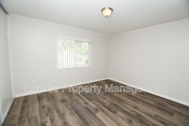 Building Photo - 1261 S C St
