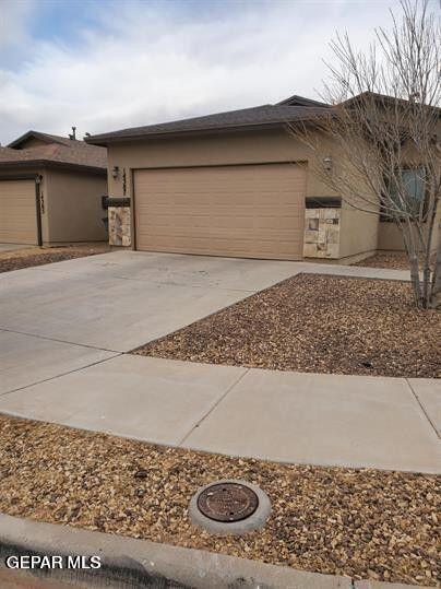 Foto del edificio - 14387 High Rock Dr