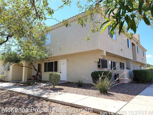 Foto del edificio - 1 br, 1 bath House - 639 Anne Lane #3C