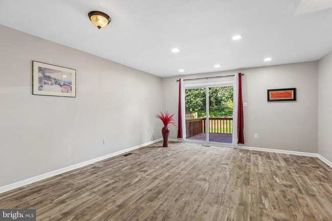 Building Photo - 8134 Aspenwood Way