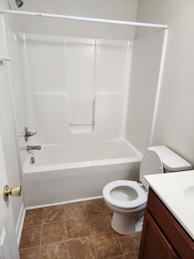 Foto del edificio - 3 bed 2 bath -Blackstone-Fort Pickett area