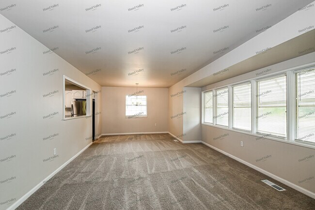 Foto del edificio - 1590 Bay Meadows Dr