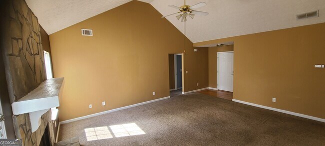 Building Photo - 30 Princeton Ct