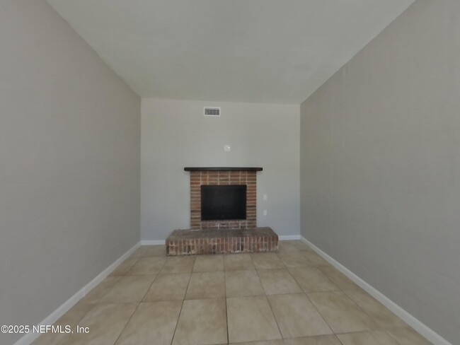 Foto del edificio - 7138 Mayapple Rd