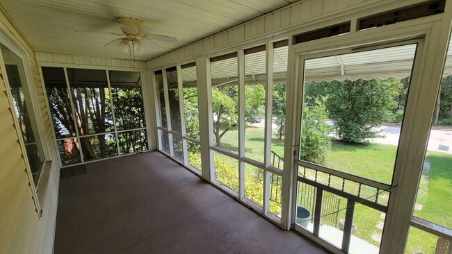 Building Photo - SEPTEMBER RENT SPECIAL! 2 Bed, 1 Bath Home Available in Greenville