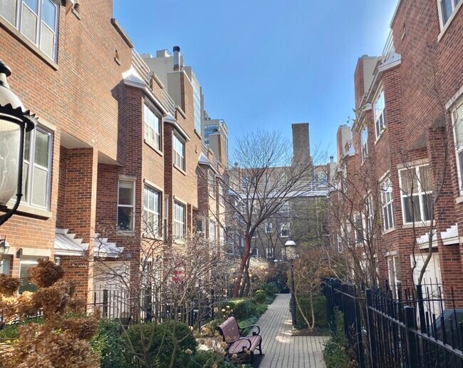 Foto del edificio - 2717 N Lehmann Ct