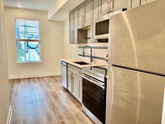 Foto del edificio - 6601 Ridge Ave