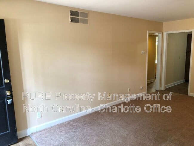 Foto del edificio - 2804 Carriage Dr