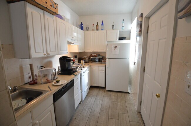 Building Photo - 56 Egmont St