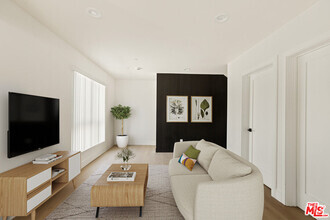 Building Photo - 2700 Fletcher Dr