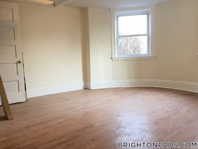 Building Photo - 7 Mt Hood Rd