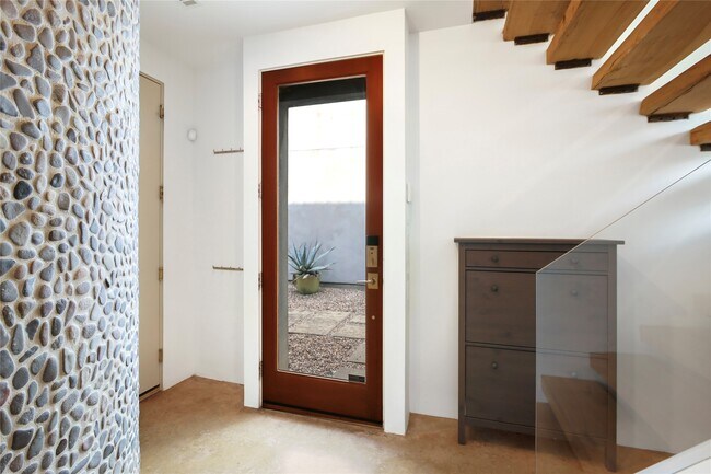 Foto del edificio - 730 Tulane St