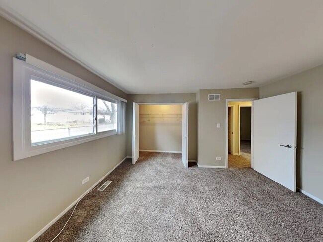 Foto del edificio - 15816 Ridgeland Ave