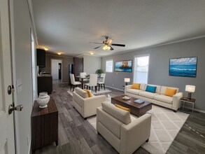 Building Photo - 15864 Marentette Dr