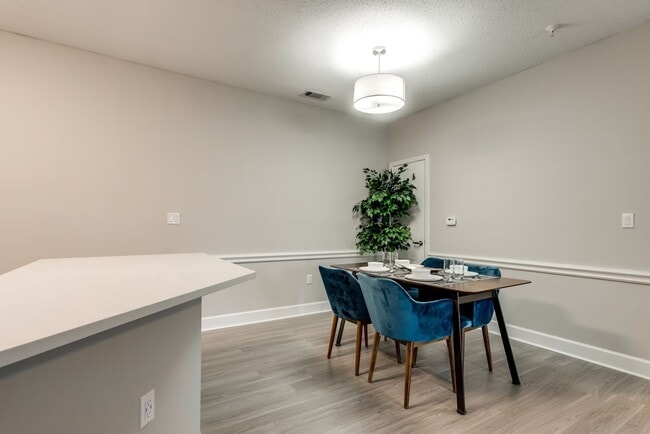 Building Photo - Get a $350 Gift Card + Spacious 1-Bed Home!