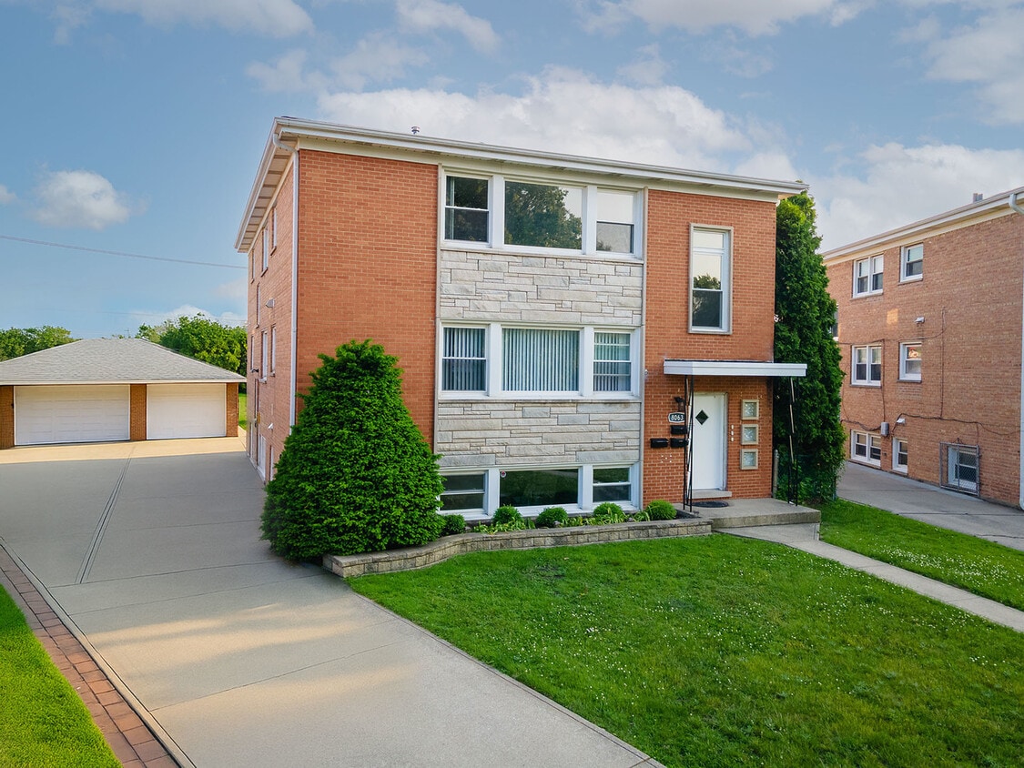 Primary Photo - 8063 W Churchill Ave