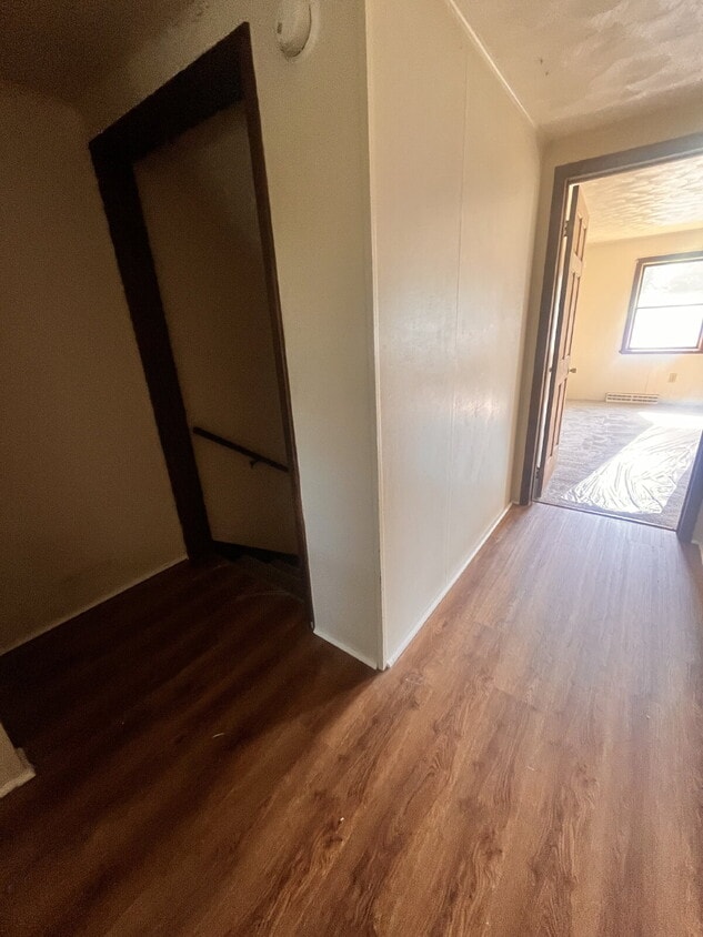 Primary Photo - 2 Bedroom Townhouse Available!!