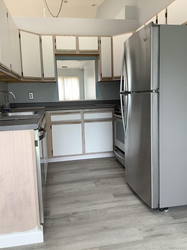 Foto del edificio - 825 Spring Lake Dr