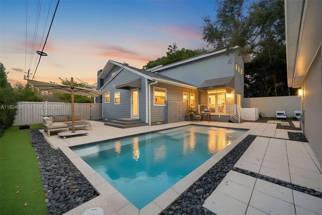 Photo - 150 NE 50th St House