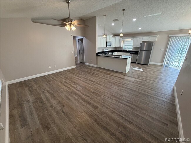 Building Photo - 6744 N Waycross Way