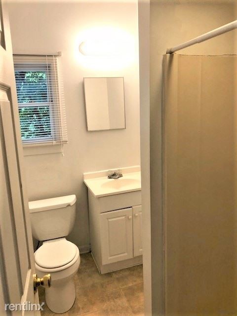 Foto del edificio - 3 br, 1 bath Apartment - 804 W Michigan Ave